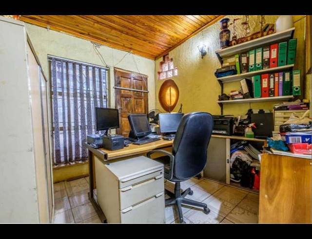 5 BEDROOM HOUSE FOR SALE IN LENASIA SOUTH